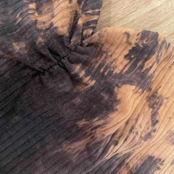 Triangle Tie Dye Crop Top - Picture 4 of 7